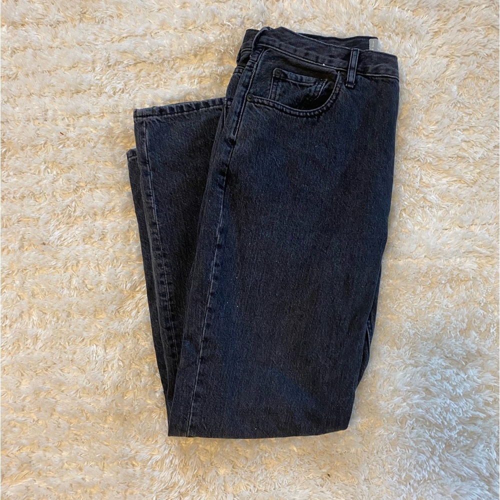 Everlane Women's Straight Leg Jeans in Washed Black - Picture 4 of 6